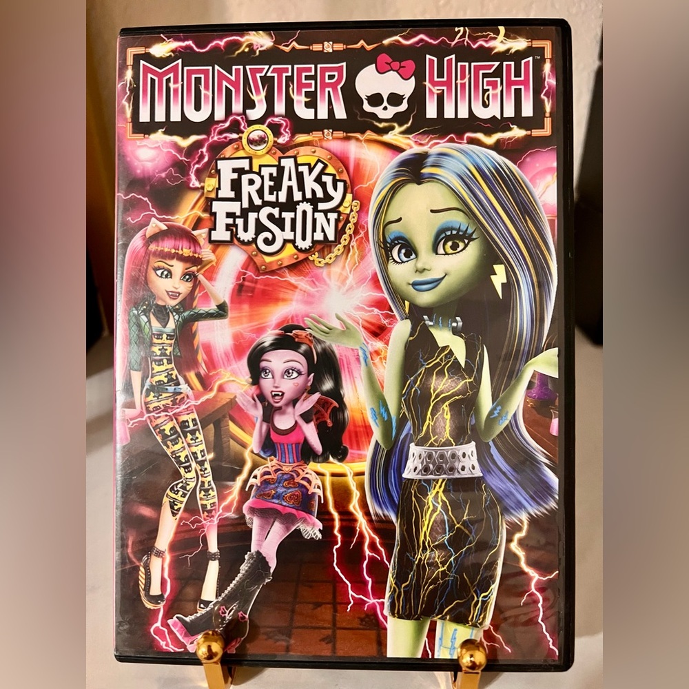 Monster High Freaky Fusion Blu-ray DVD and Digital